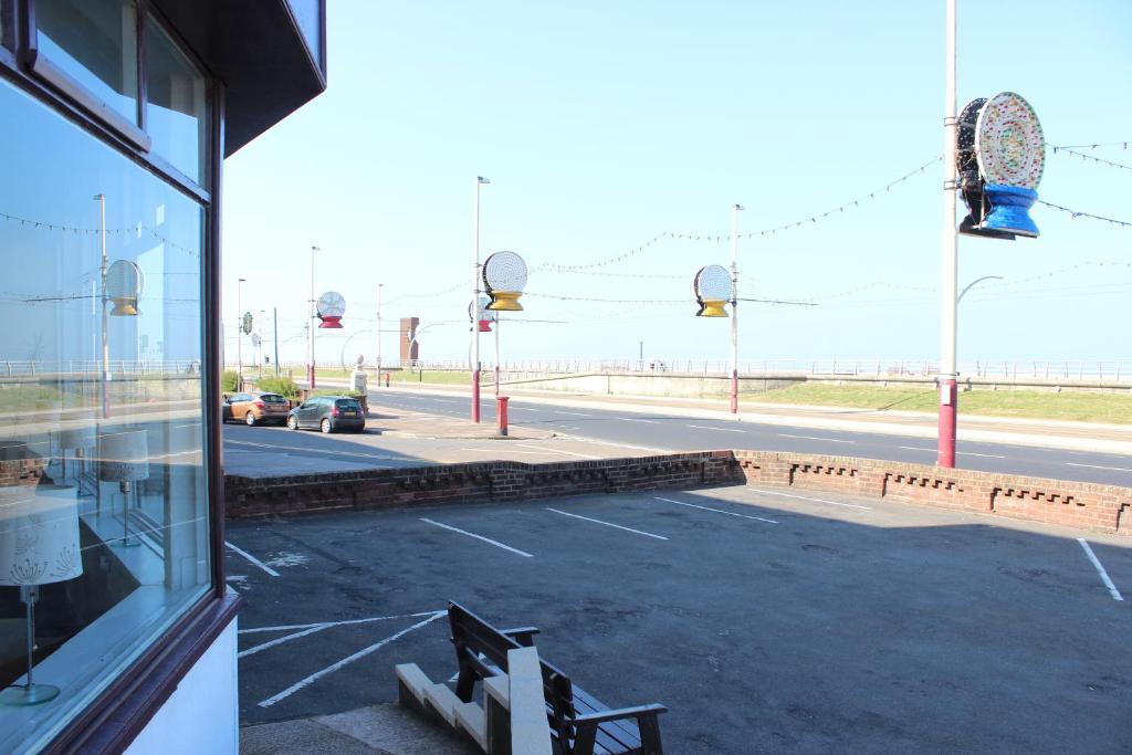 The Colwyn Hotel - Near Pleasure Beach Блекпул Екстериор снимка