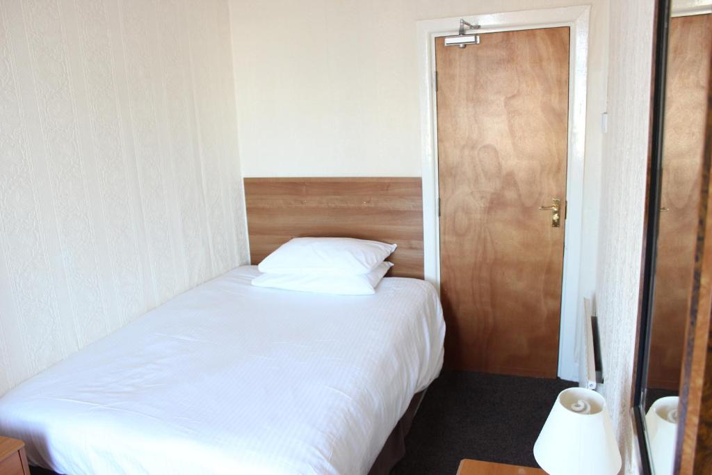 The Colwyn Hotel - Near Pleasure Beach Блекпул Стая снимка