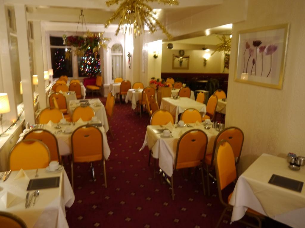 The Colwyn Hotel - Near Pleasure Beach Блекпул Екстериор снимка