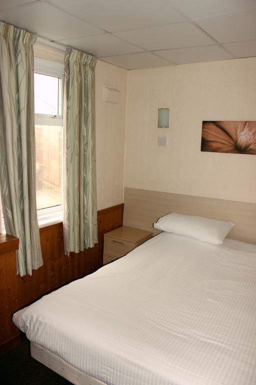 The Colwyn Hotel - Near Pleasure Beach Блекпул Екстериор снимка