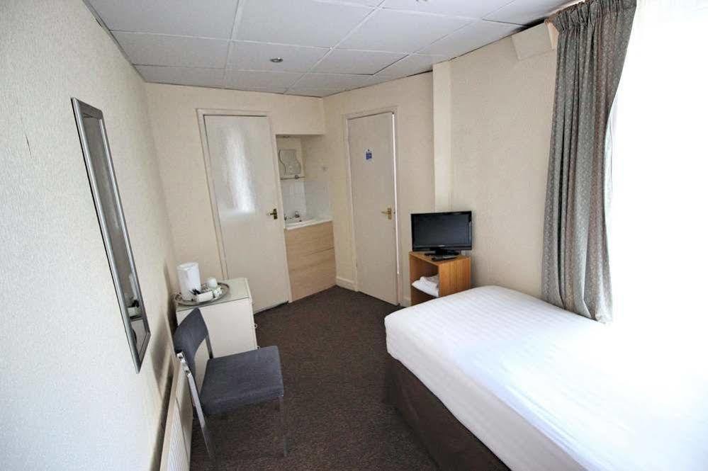 The Colwyn Hotel - Near Pleasure Beach Блекпул Екстериор снимка