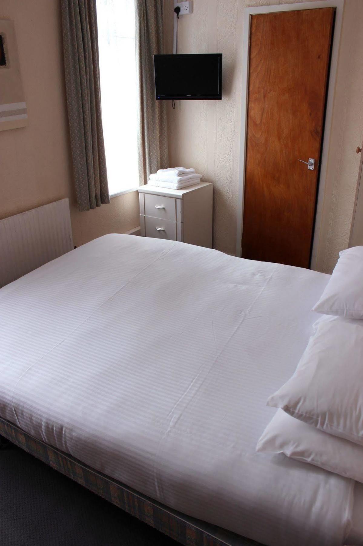 The Colwyn Hotel - Near Pleasure Beach Блекпул Екстериор снимка