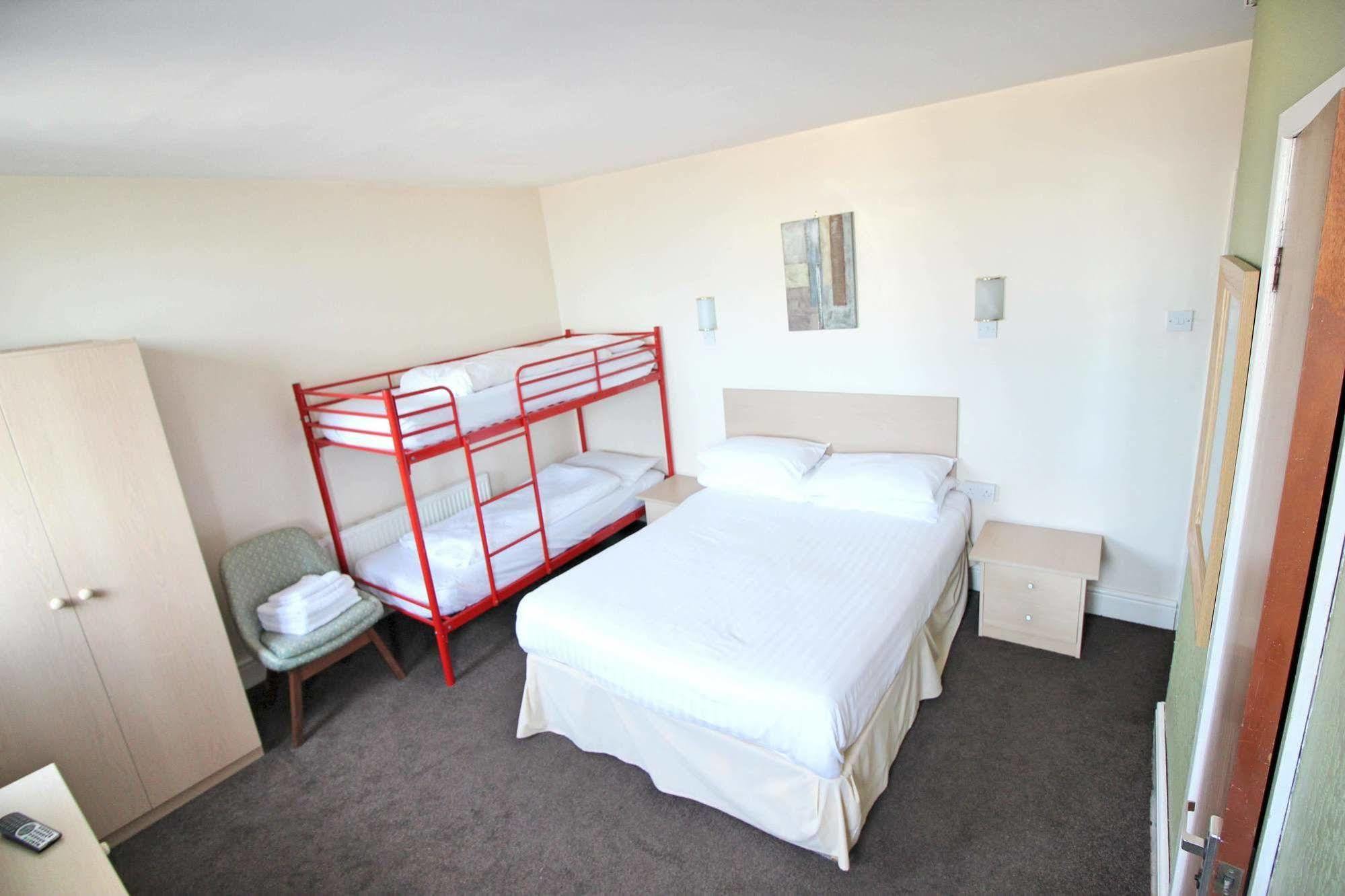 The Colwyn Hotel - Near Pleasure Beach Блекпул Екстериор снимка