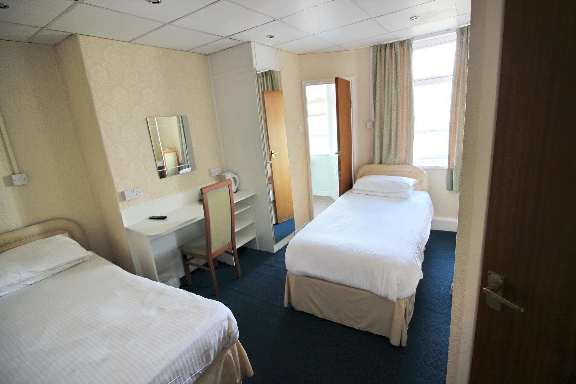 The Colwyn Hotel - Near Pleasure Beach Блекпул Екстериор снимка